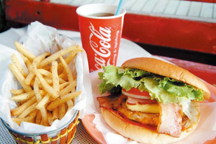 佐世保バーガーのおすすめ人気店「ヒカリ」