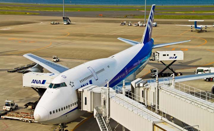 飛行機に乗るときのマナー!搭乗者全員が快適にフライトを楽しむためには?
