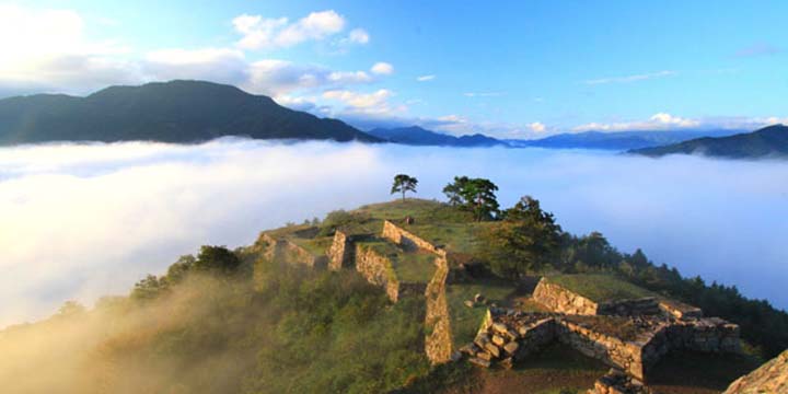 天空の城「竹田城」徹底ガイド！雲海はいつ見られる？準備は？周辺の観光情報もご紹介！
