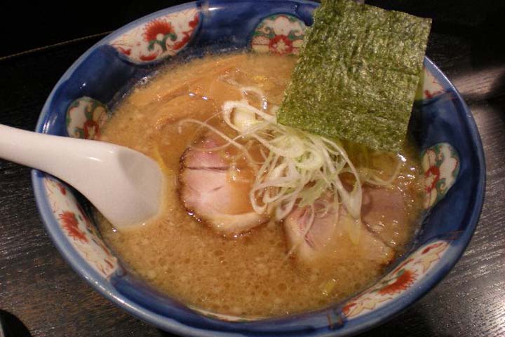 札幌ラーメンのおすすめ人気店「らーめんてつや」