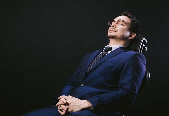 周りの人が眠れないのは、自分のせい?夜行バスでのマナーをチェック!